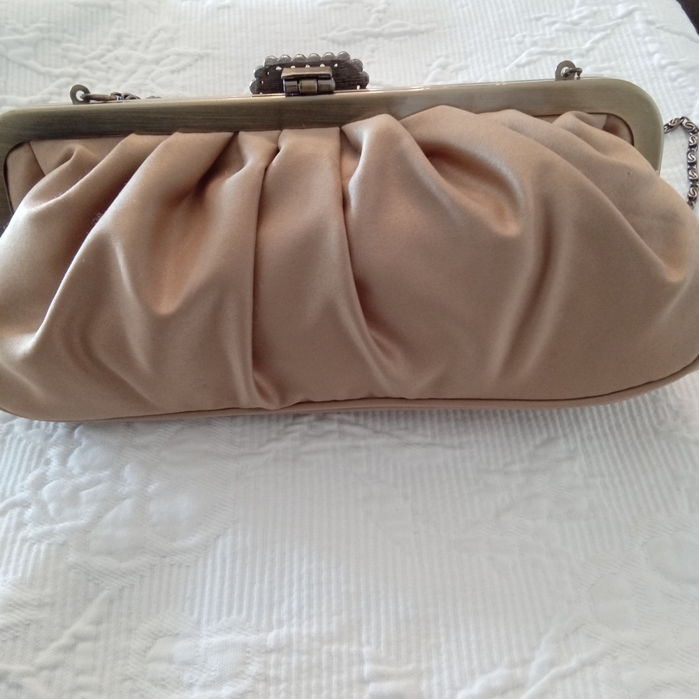 Jessica McClintock Gold Satin Clutch with Jewel Accent & Antique Goldtone Chain - Picture 6 of 10